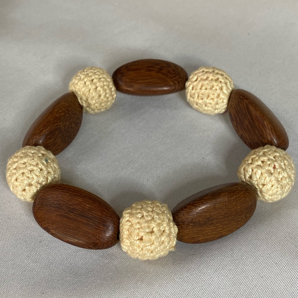 Group of chunky funky neutral stretch bracelets - Picture 3 of 12